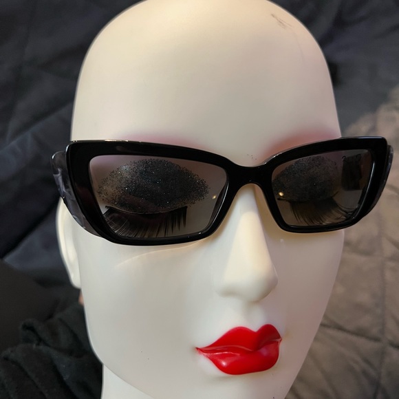 Dolce&Gabbana Authentic Sunglasses
DG4382 3272/87 NEW IN BOX with case 54/17 - Picture 15 of 15